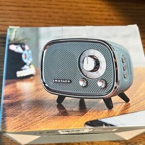 Crosley Vintage Style Bluetooth Speaker "Radio"